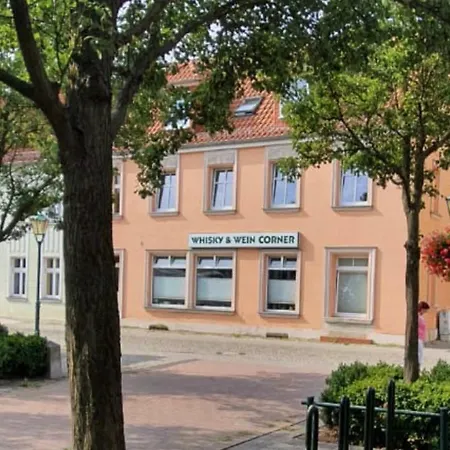 3 Ferienwohnung In Schwedter Altstadt Für 6 Personen Apartamento *
